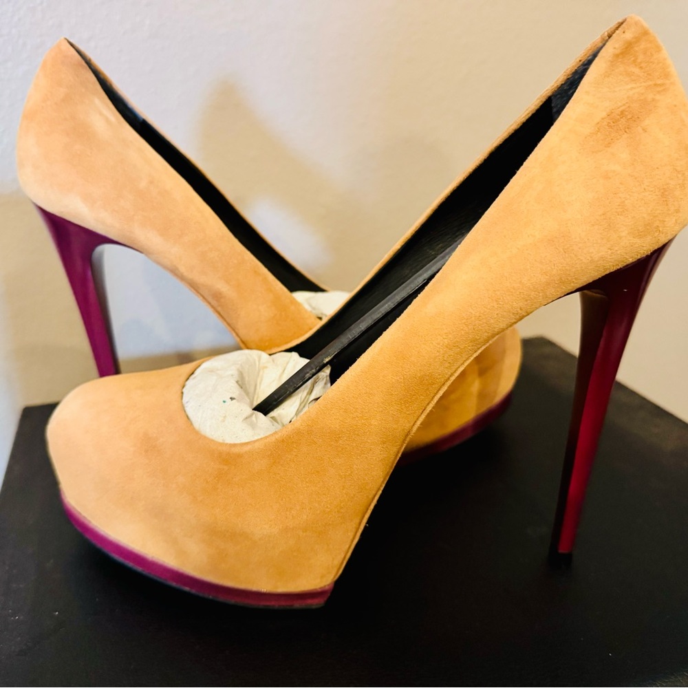 Pour La Victoire Tan and Burgundy Suede Heels with Platform